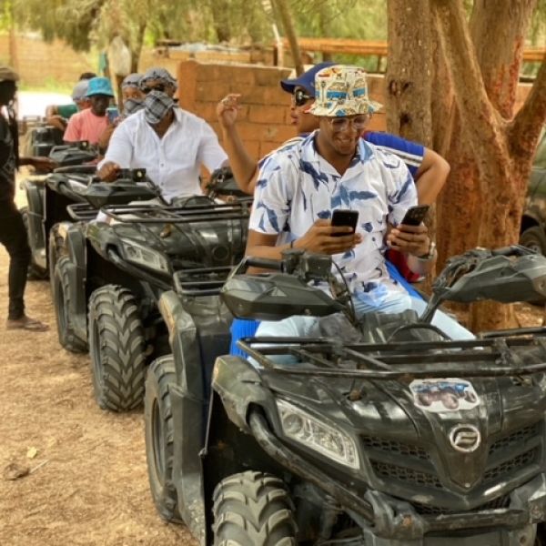 Les roses du lac location quad