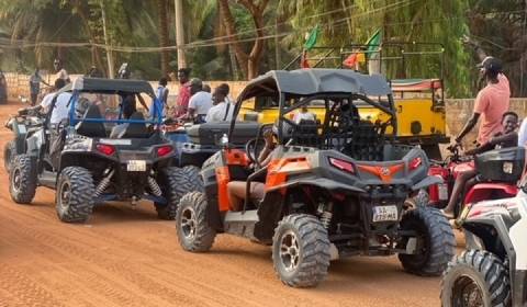 Les roses du lac location quad